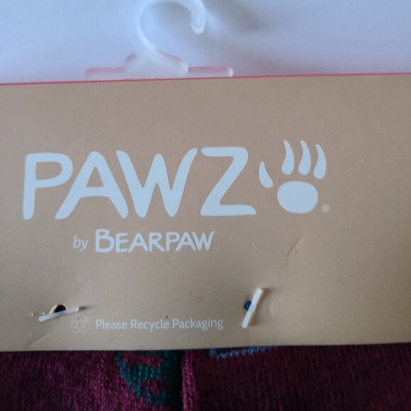 BEARPAW 4 PIECE FAMILY MATCHING CREW SOCKS IN BURGUNDY WINTER HOLIDAYS DESIGN - Picture 2 of 8